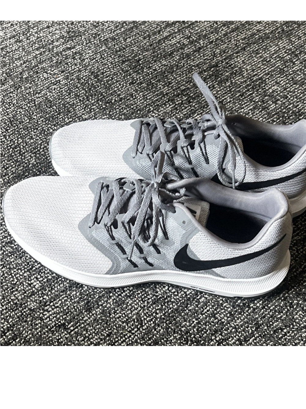 Nike Men’s Light Gray and Black Running Sneakers
